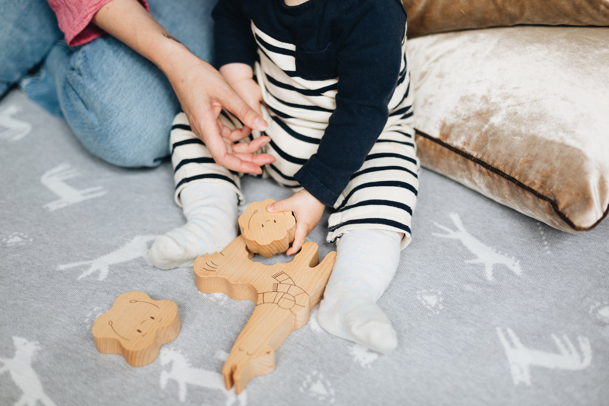 Āpiti - wooden puzzle - The Kiss Co