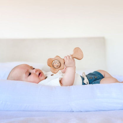 Pēpi Kiss - natural teething rattle